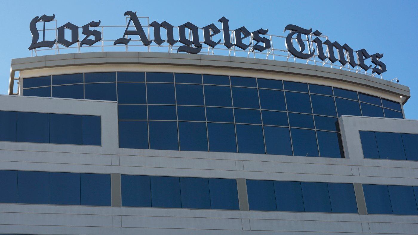 'LA Times' editor resigns after newspaper withholds presidential endorsement : NPR