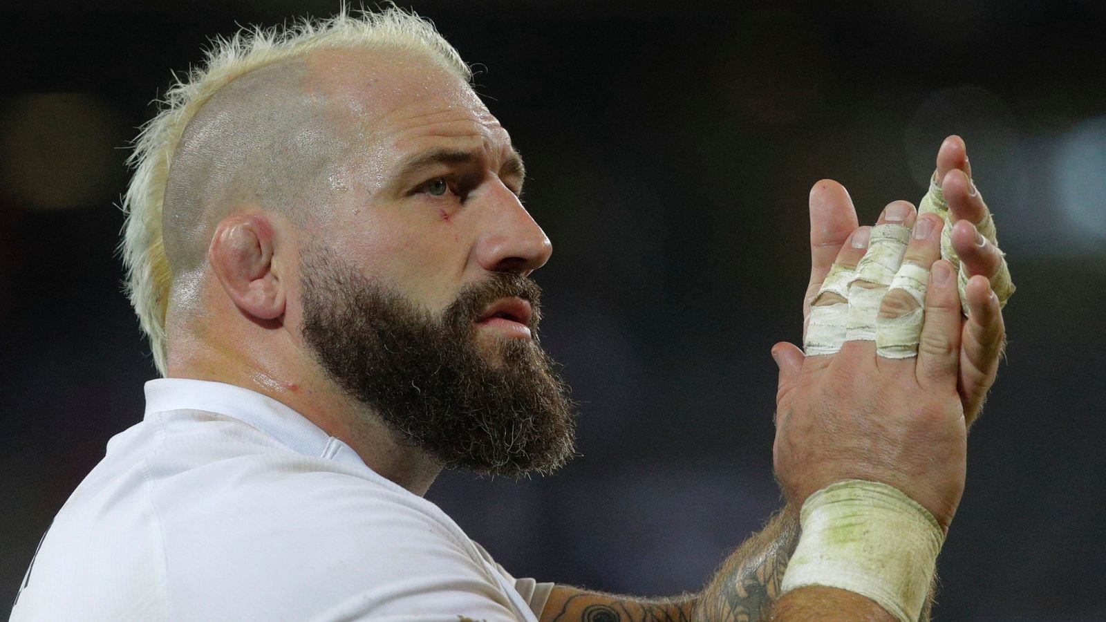 England's Joe Marler celebrates at the end of the Rugby World Cup Pool D match between England and Samoa at the Stade Pierre Mauroy in Villeneuve-d'Ascq, outside Lille, France, Saturday, Oct. 7, 2023. (AP Photo/Michel Spingler)
