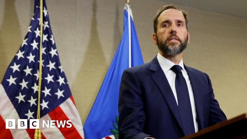 Justice officials in talks to drop Donald Trump criminal cases