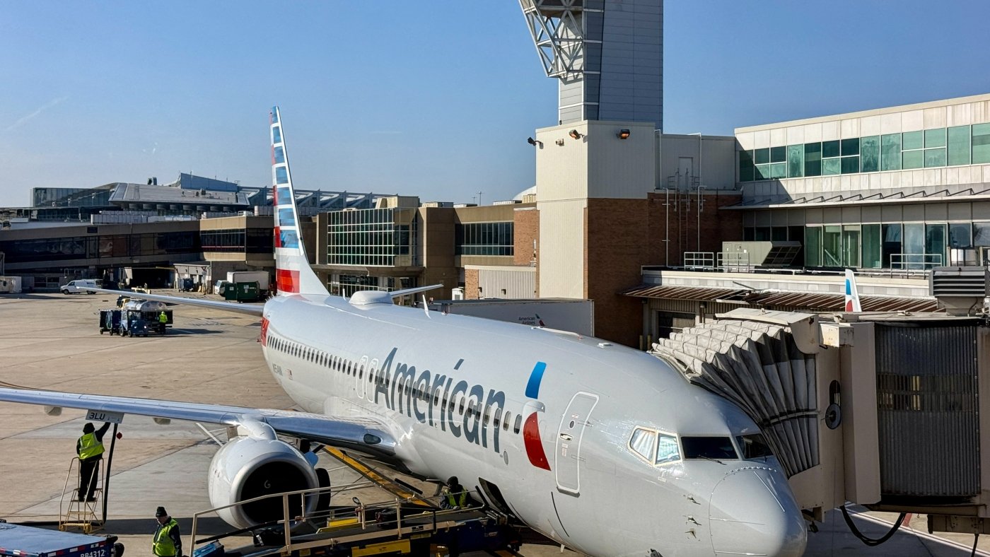 American Airlines lifts nationwide ground stop : NPR