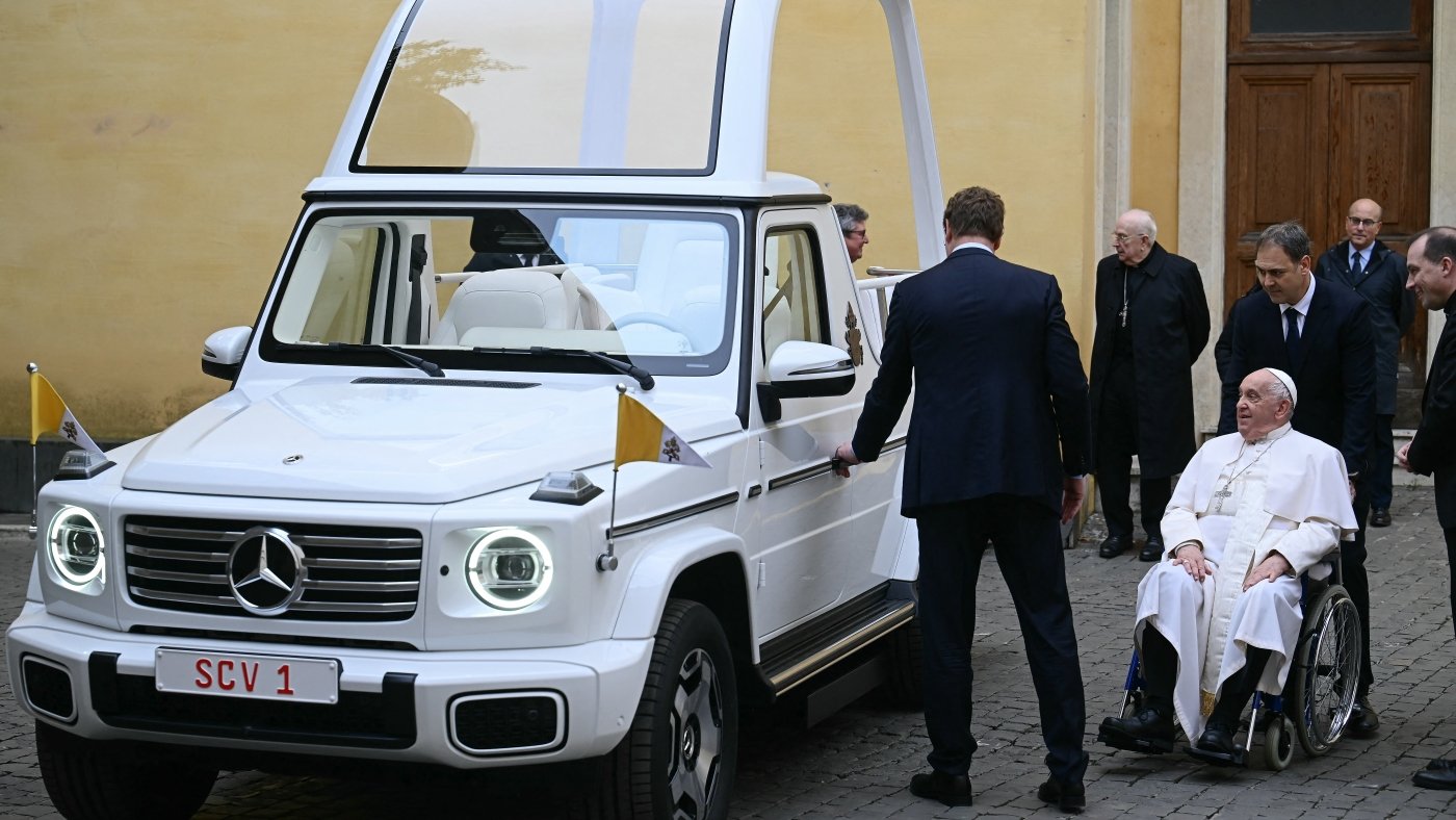 Pope Francis gets a new, all-electric Mercedes popemobile : NPR