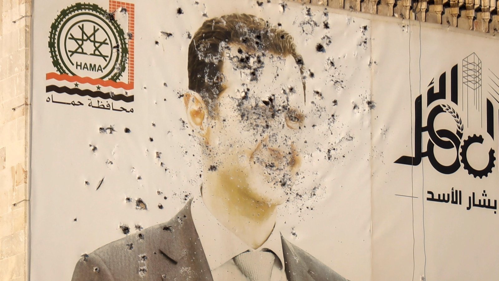 Trump says US shouldn't intervene in Syria as opposition forces gain ground