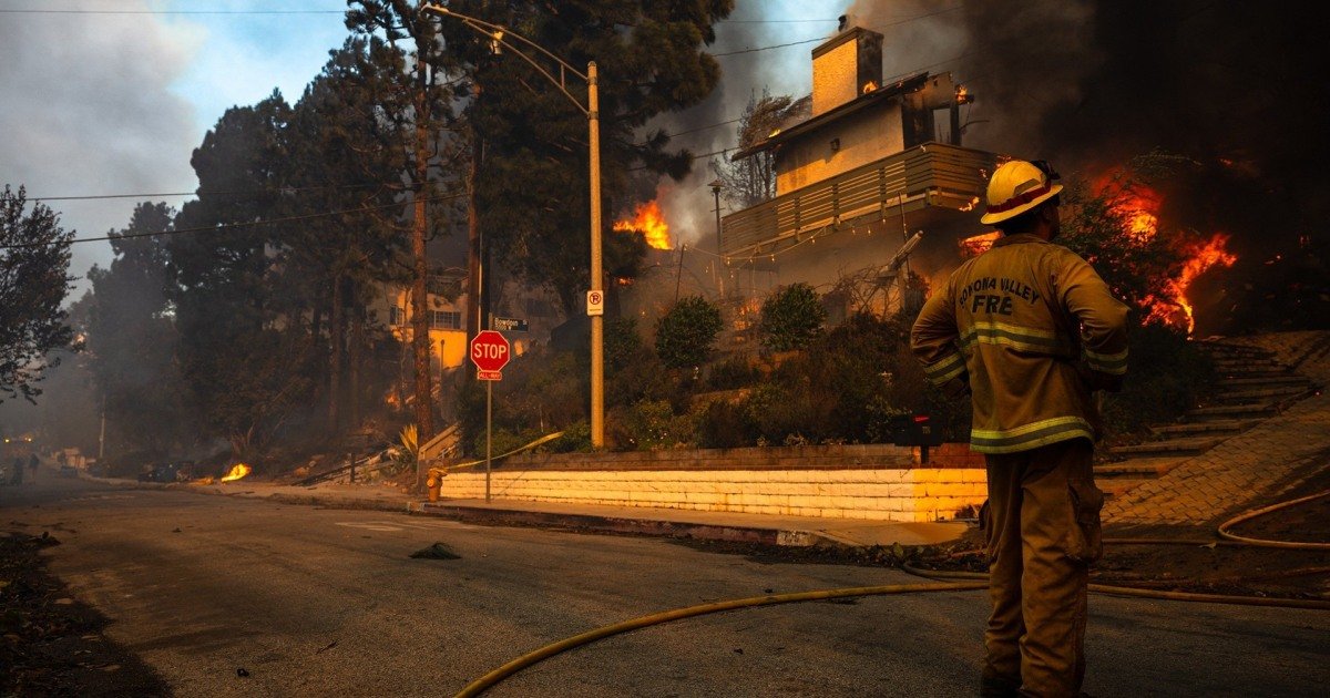 California firefighters struggle as hoses run dry