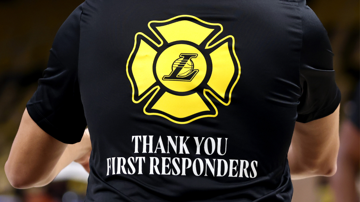 Lakers, Clippers play first home games since devastating wildfires: 'It's our job to give hope and joy'