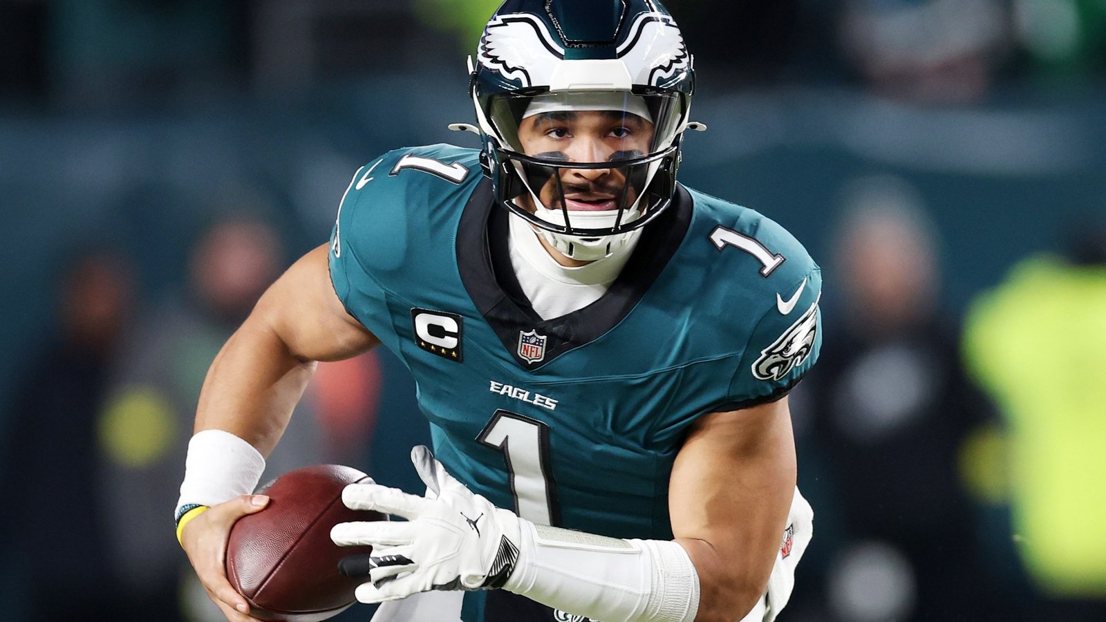 'Might be that guy' - Jalen Hurts takes on 330lb beast and fans think footage proves he's Super Bowl caliber