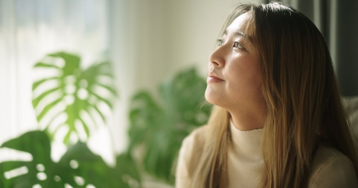 This Therapist's 3 Questions Can Help With Anxiety