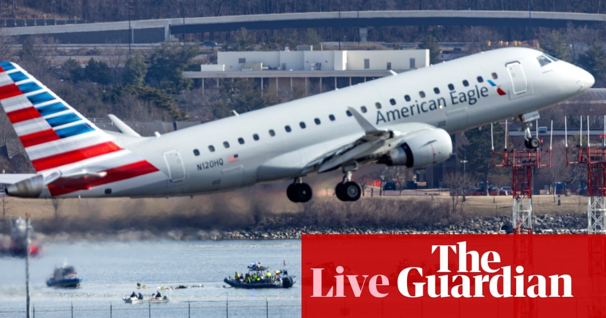 Washington DC plane crash live: staffing at Reagan airport air traffic control reportedly ‘not normal’ at time of collision | Washington DC plane crash