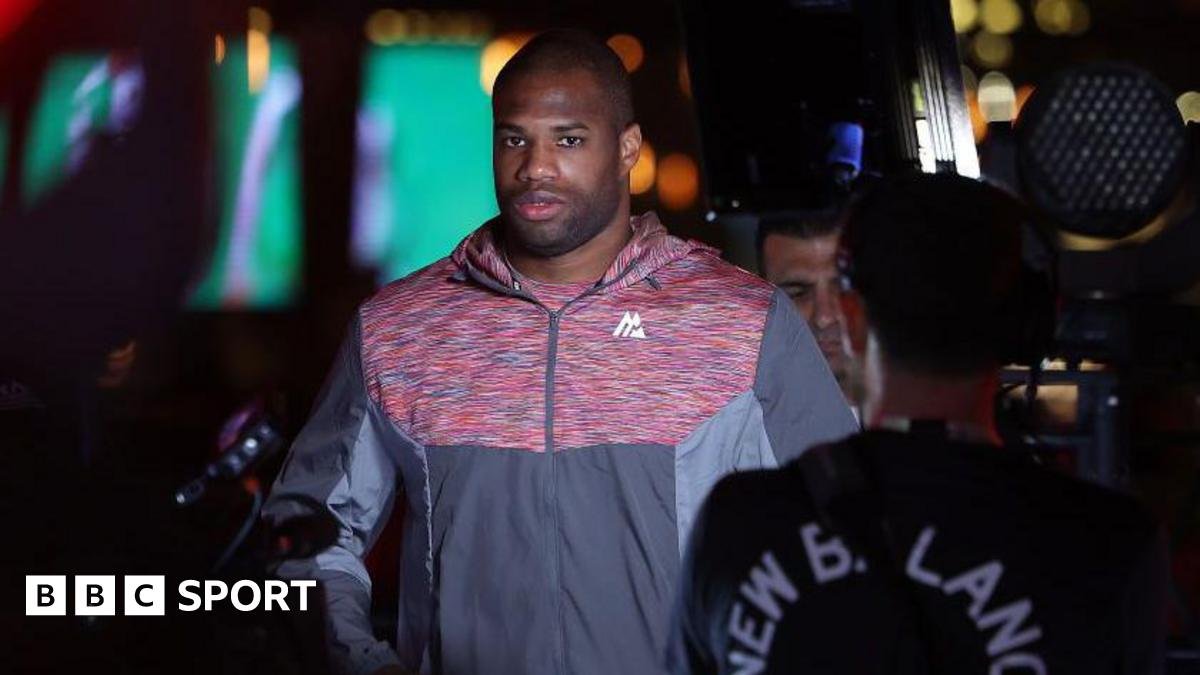 Daniel Dubois at the open workouts in Riyadh