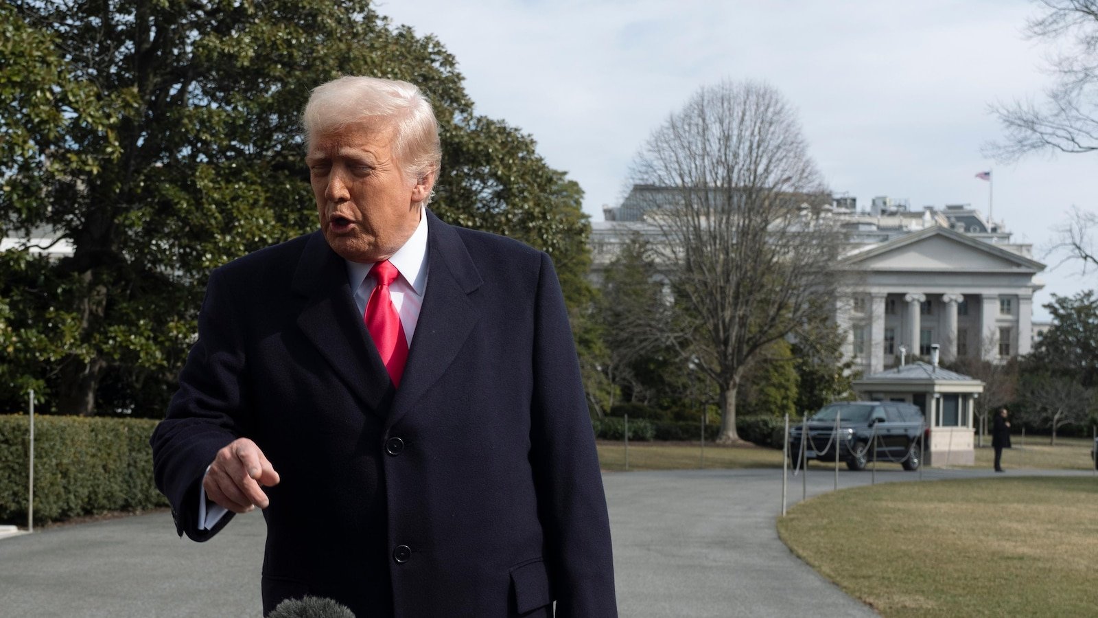 NY governor makes case for Manhattan tolls in meeting with Trump after feds ordered a halt