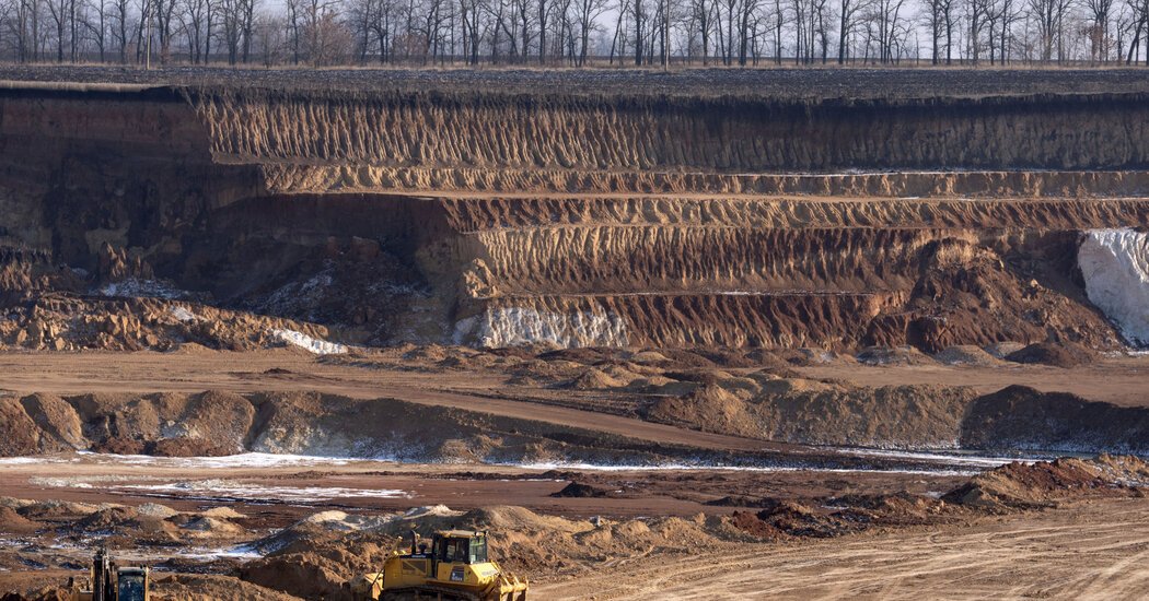 New Proposal for Ukraine’s Minerals Is Nearly Identical to Rejected Version