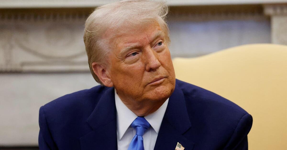 Trump proposes offering $5 million "gold card" to wealthy immigrants. Here's how it would work.