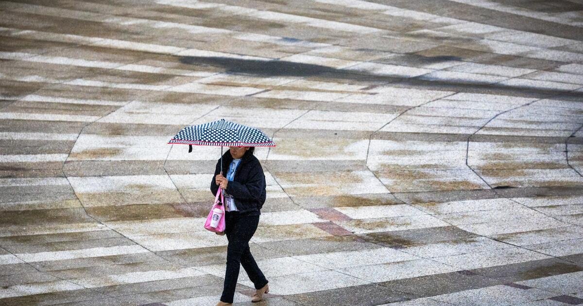 Atmospheric river threatens heavy rain, snow, flooding in California