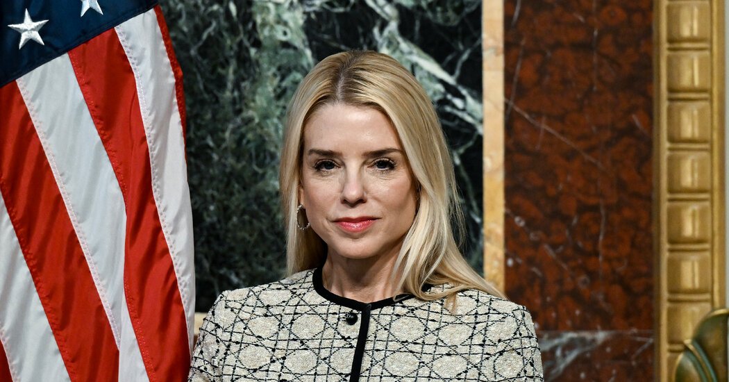 Bondi Suggests Signal Chat Episode Is Unlikely to Be Criminally Investigated