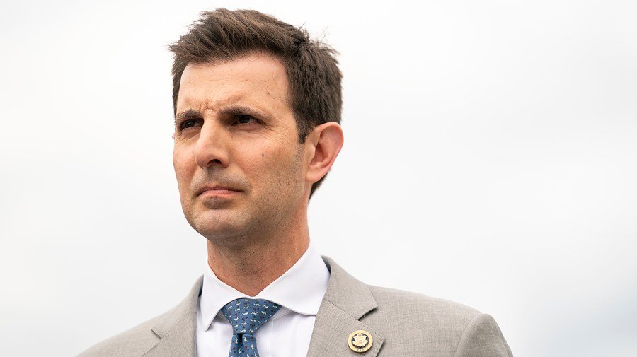 Deluzio says desire for Dems to fight against Trump 'not just good politics' but 'good policy'
