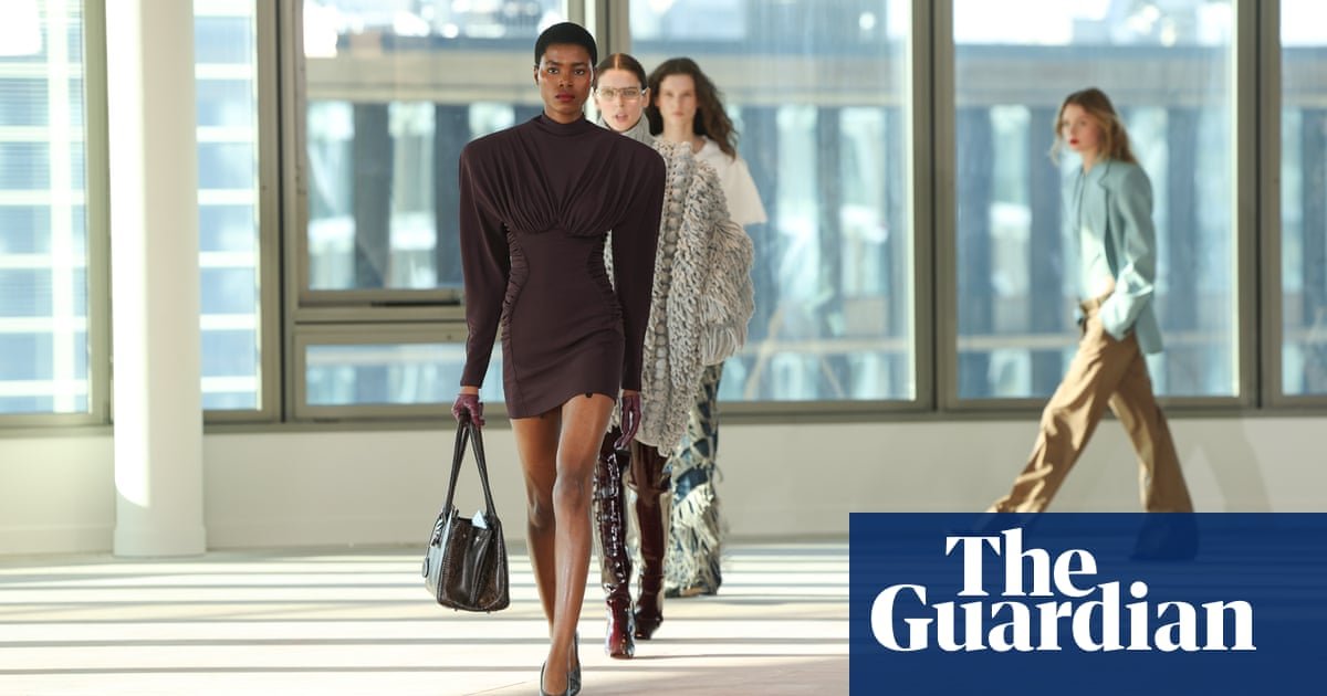 High hemlines and power shoulders: Stella McCartney goes full-on 80s glamour in Paris | Stella McCartney