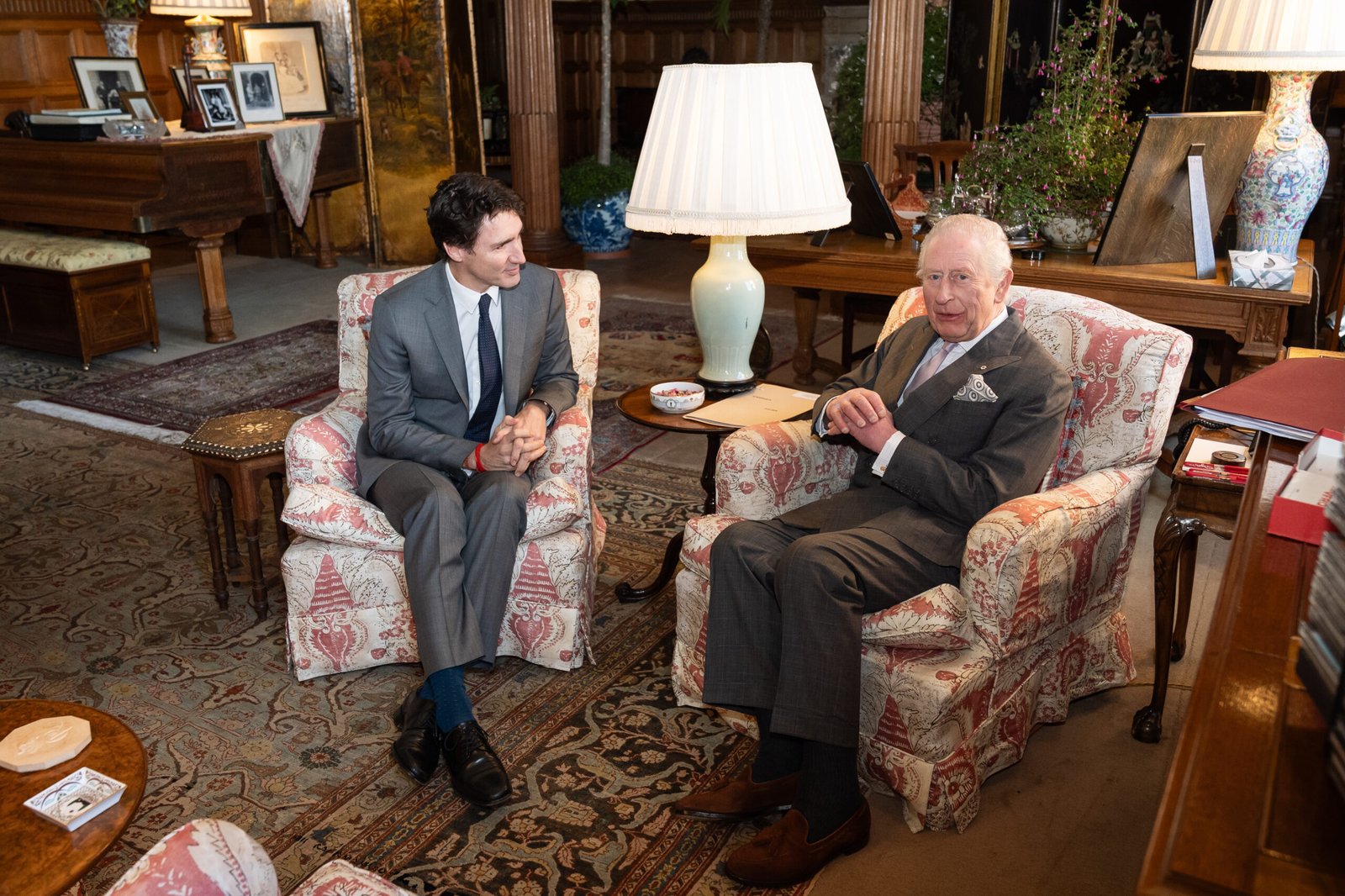 King Charles welcomes Justin Trudeau to Sandringham as Canadian PM speaks of 'standing up for our sovereignty'
