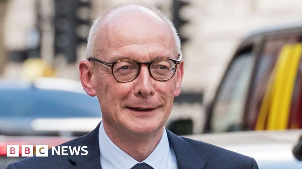 Under-performing civil servants to be incentivised to leave jobs in new plans