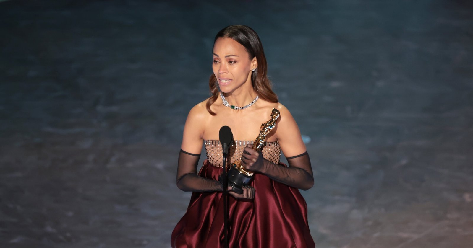 Zoe Saldaña Makes Oscar History — Not “Emilia Pérez”