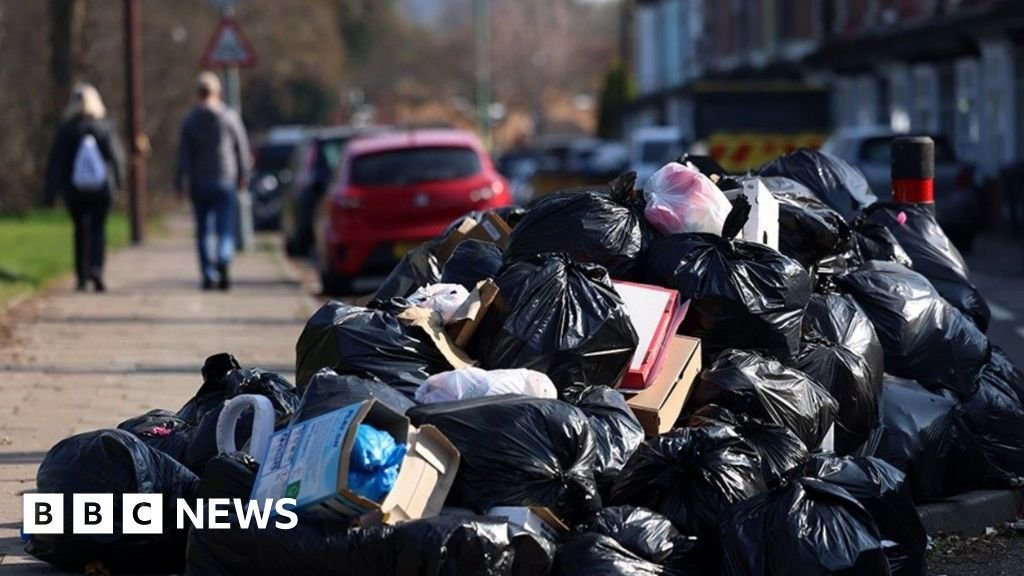 Birmingham bin strike talks collapse as council urged to put pledge in writing