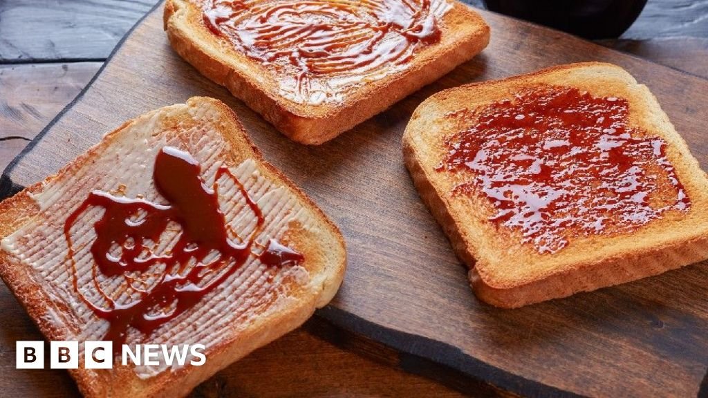 Cafe owner in Canada praises Aussie PM for helping in Vegemite row