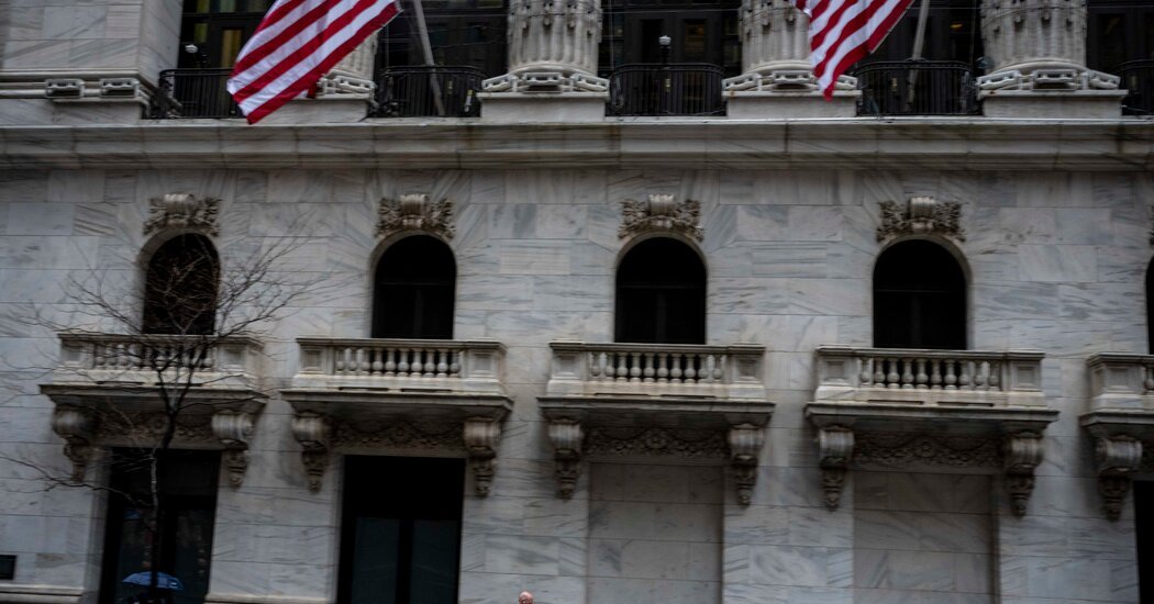 Global Stocks Recoup Some Losses Amid Trump Tariff Tensions