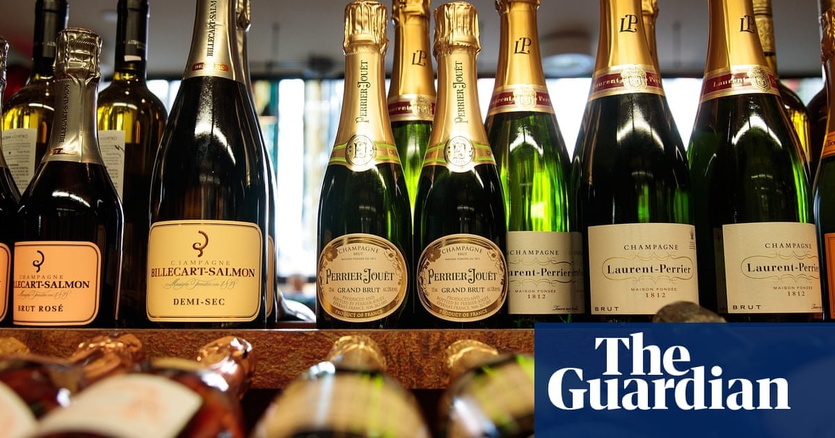 Hampers, cufflinks … and a lot of alcohol: 20 gifts kept by Lindsay Hoyle | Commons speaker