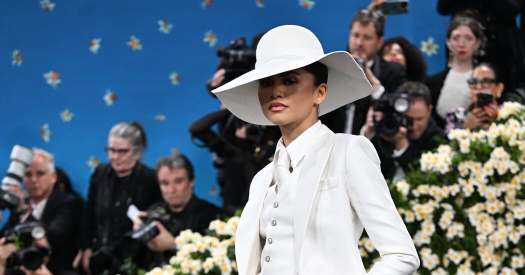 Met Gala 2025 Live Updates: Red Carpet Arrivals Embrace ‘Superfine’ Theme