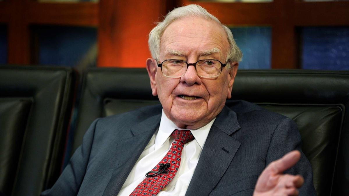 Warren Buffett to step down as Berkshire CEO