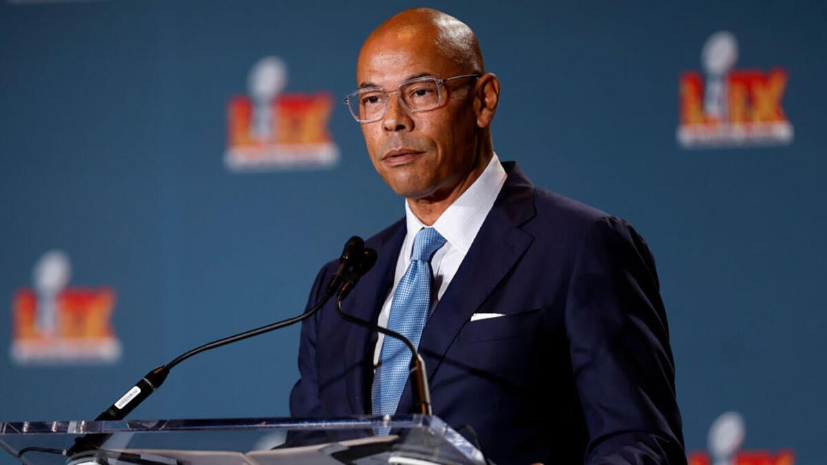 NFLPA backs executive director Lloyd Howell after potential conflict of interest arises