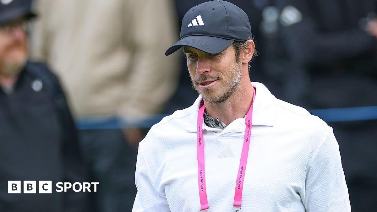 Gareth Bale looks relaxed wearing a baseball hat