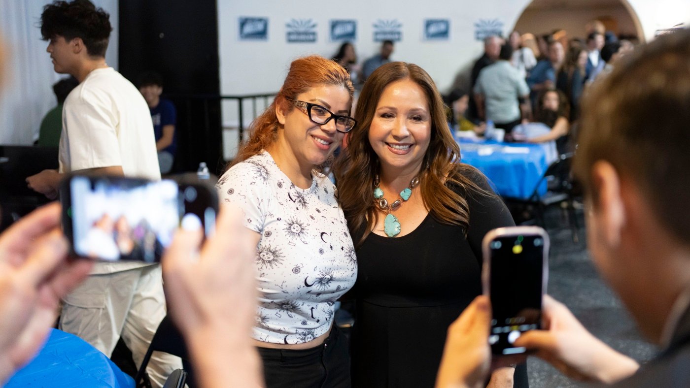 Some Democrats see social media as key to reaching voters : NPR