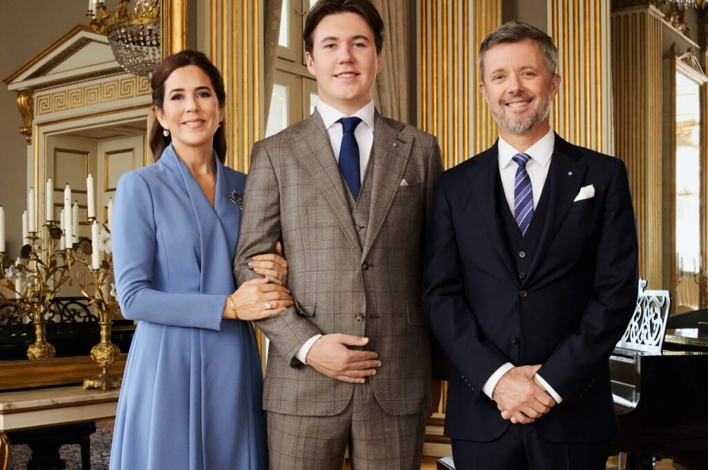 This stunning sapphire has belonged to some of the most famous royals