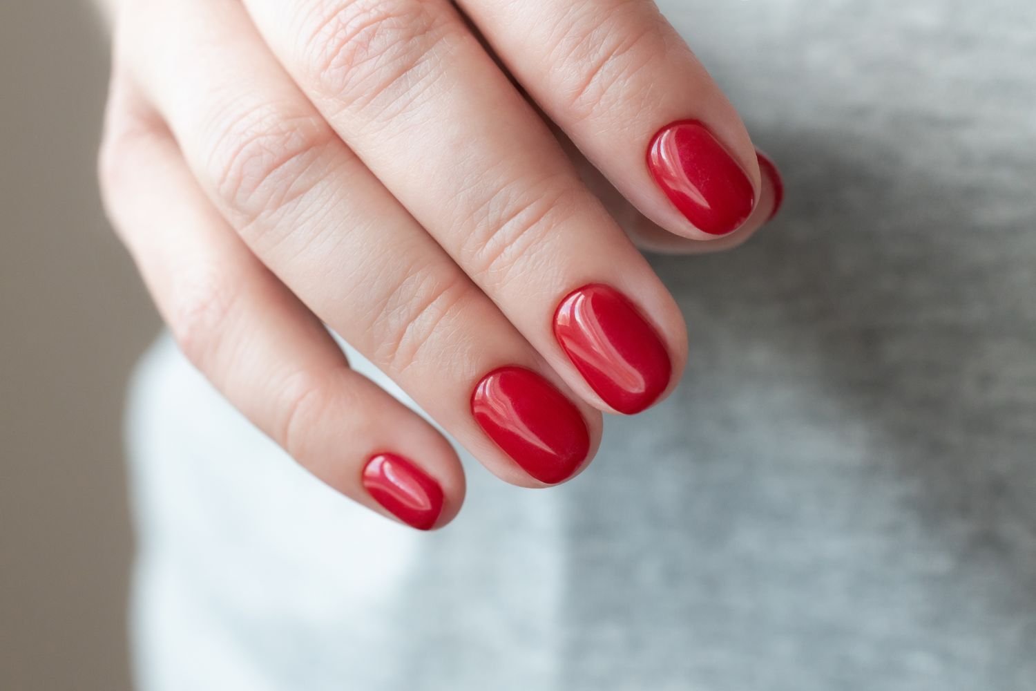 '90s Nail Trends Are Making a Comeback—Classic Red, French Tips, and More