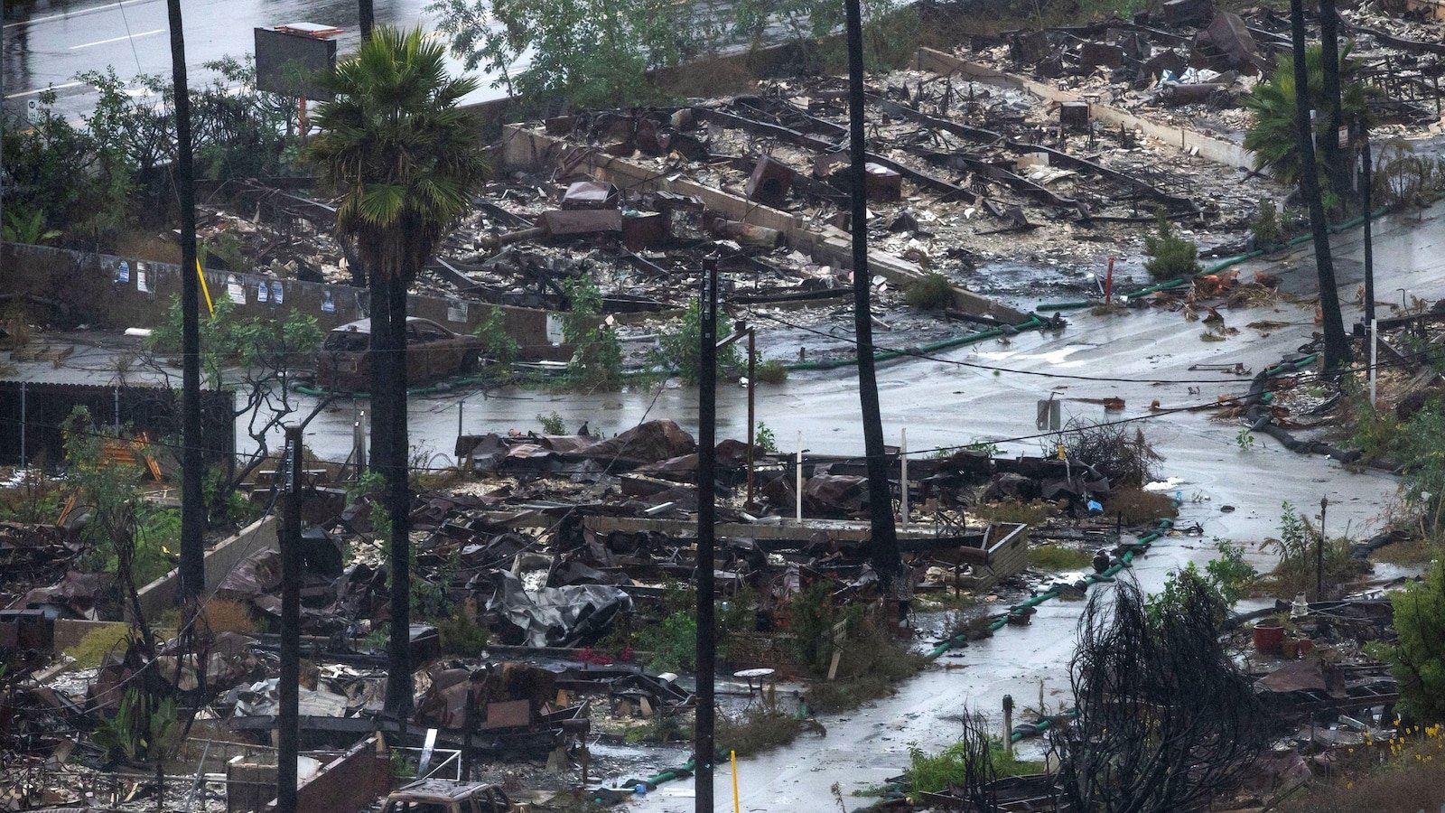 California storm latest: Man killed after water pushes vehicle off bridge