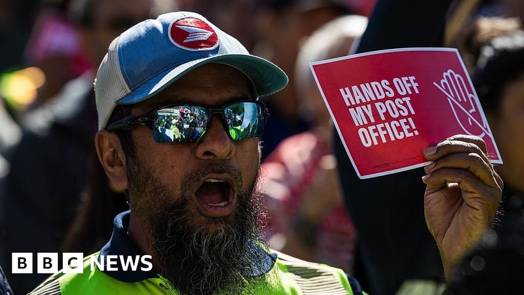 Canada Post and union reach deal in principle to end strike