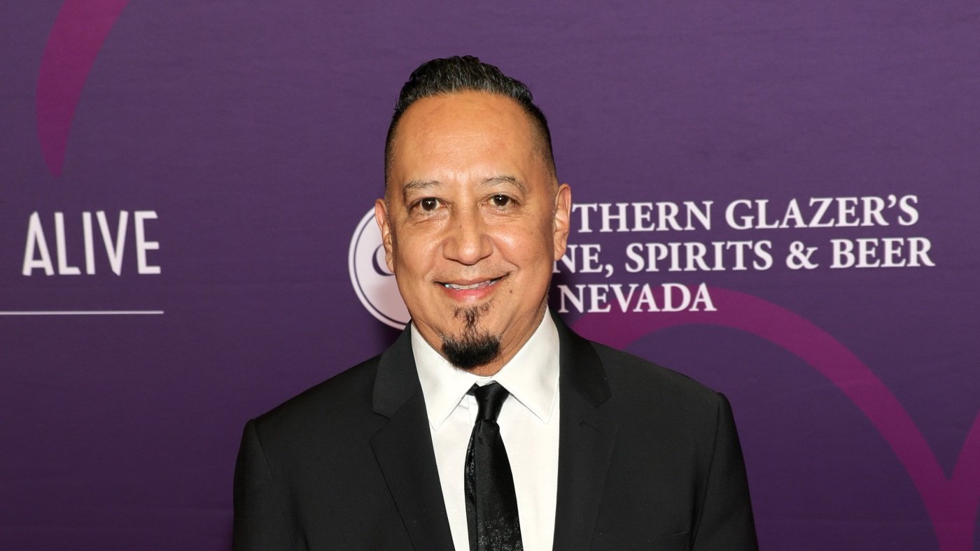 Cleto Escobedo III, who led Jimmy Kimmel's house band, dies at 59 : NPR