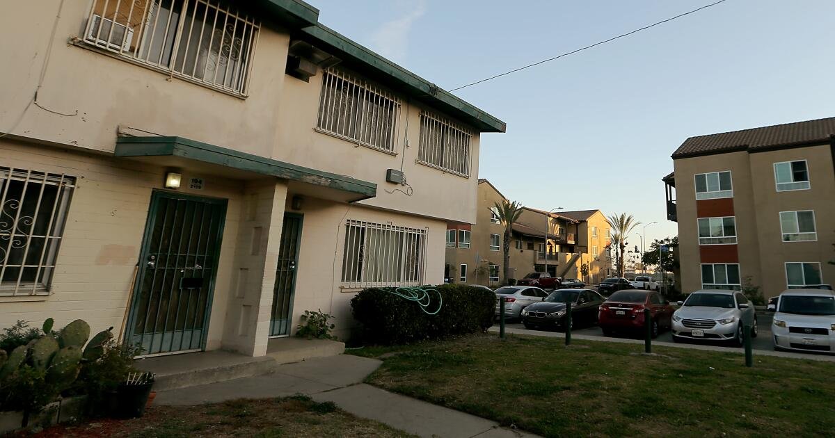 Watts came out to mourn 'Mama Curtis.' Then LAPD showed up in force
