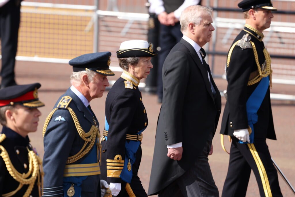 Moves to take Andrew Mountbatten-Windsor out of succession