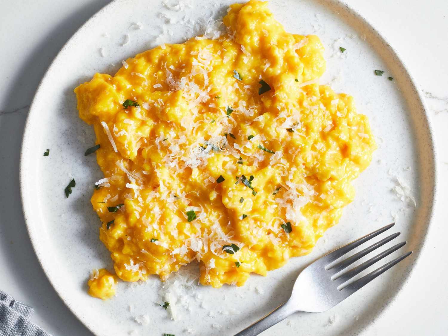 7 Chef-Approved Tricks That Make Scrambled Eggs So Much Fluffier and More Flavorful