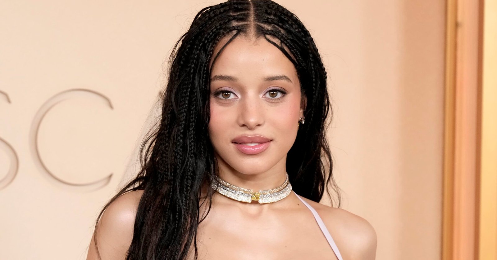 7 Nostalgic Beauty Trends From the 2026 Awards Sea