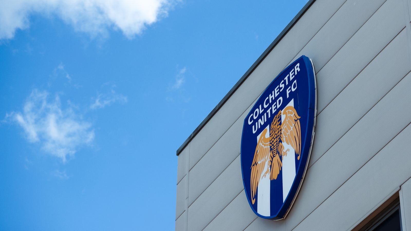 EFL latest: Colchester in talks to sign Baller League goalkeeper!