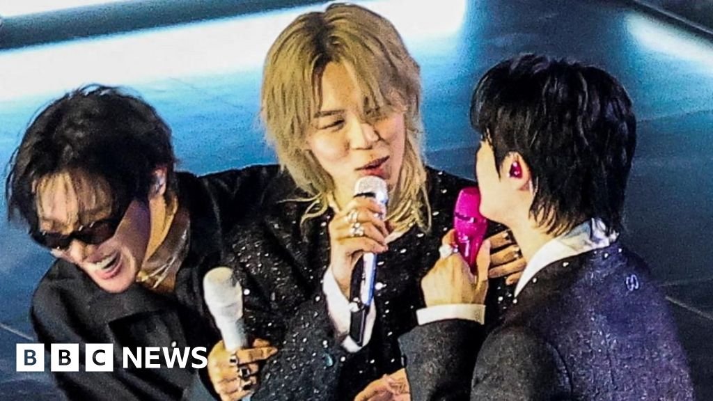 First photos as BTS make live return in front of huge crowd