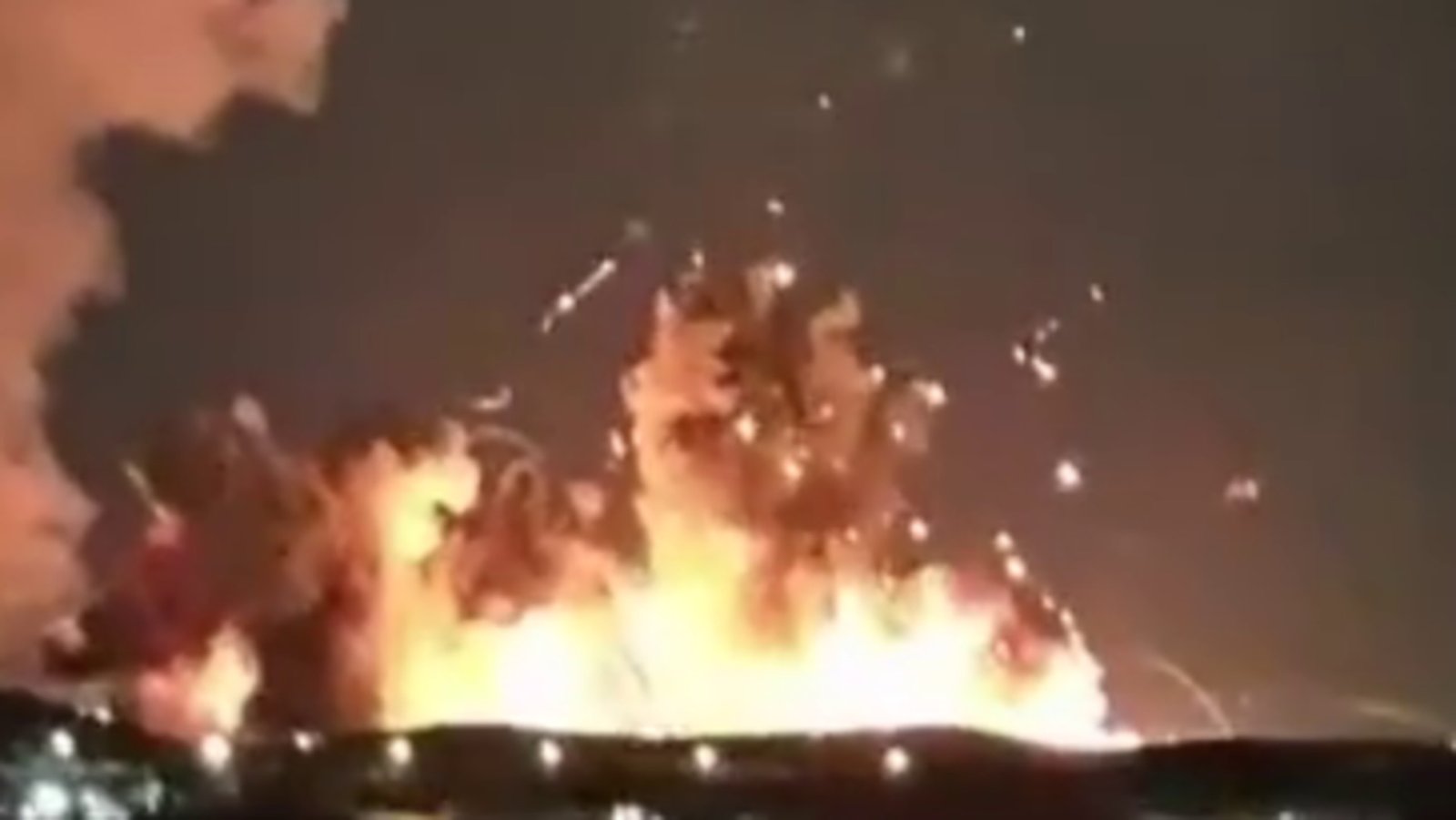 Intense US-Israeli attacks on Iranian city of Isfahan cause column of fire | Conflict