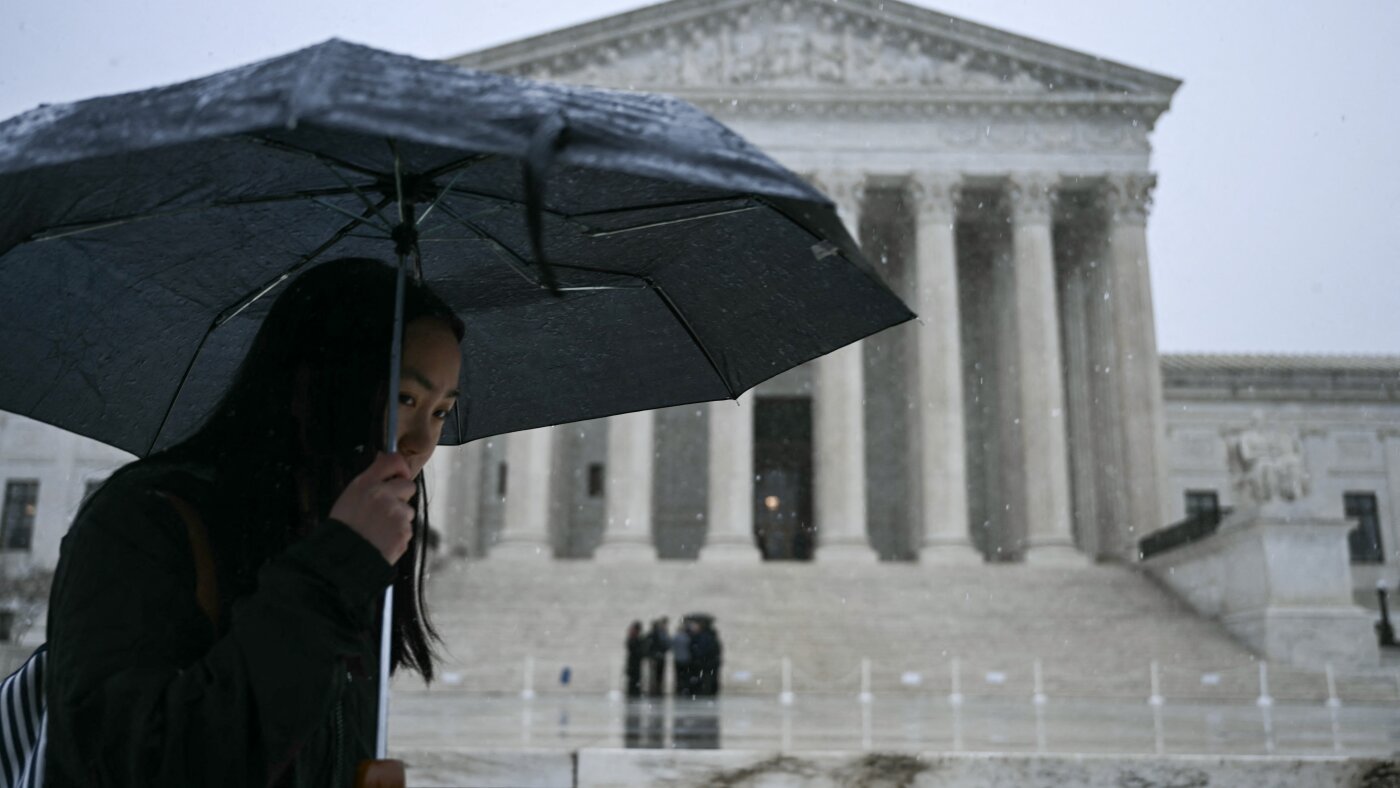 Snow and wind batter parts of US, with threat of thunderstorms and tornadoes : NPR