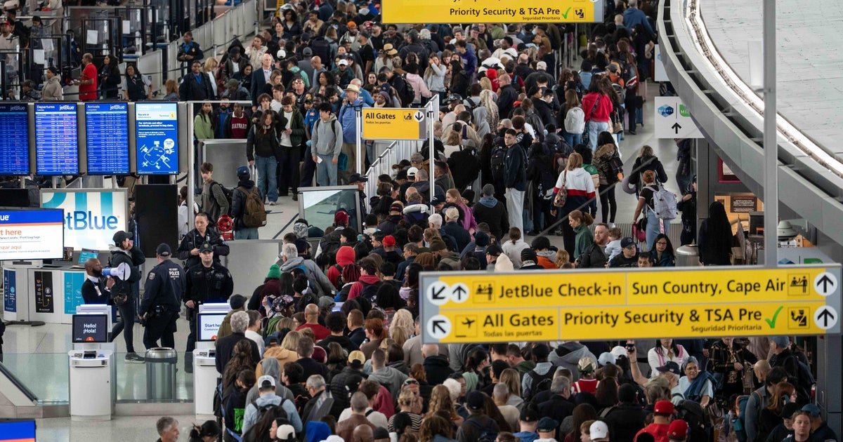 Trump says ICE agents will assist TSA at airports as delays worsen amid DHS shutdown