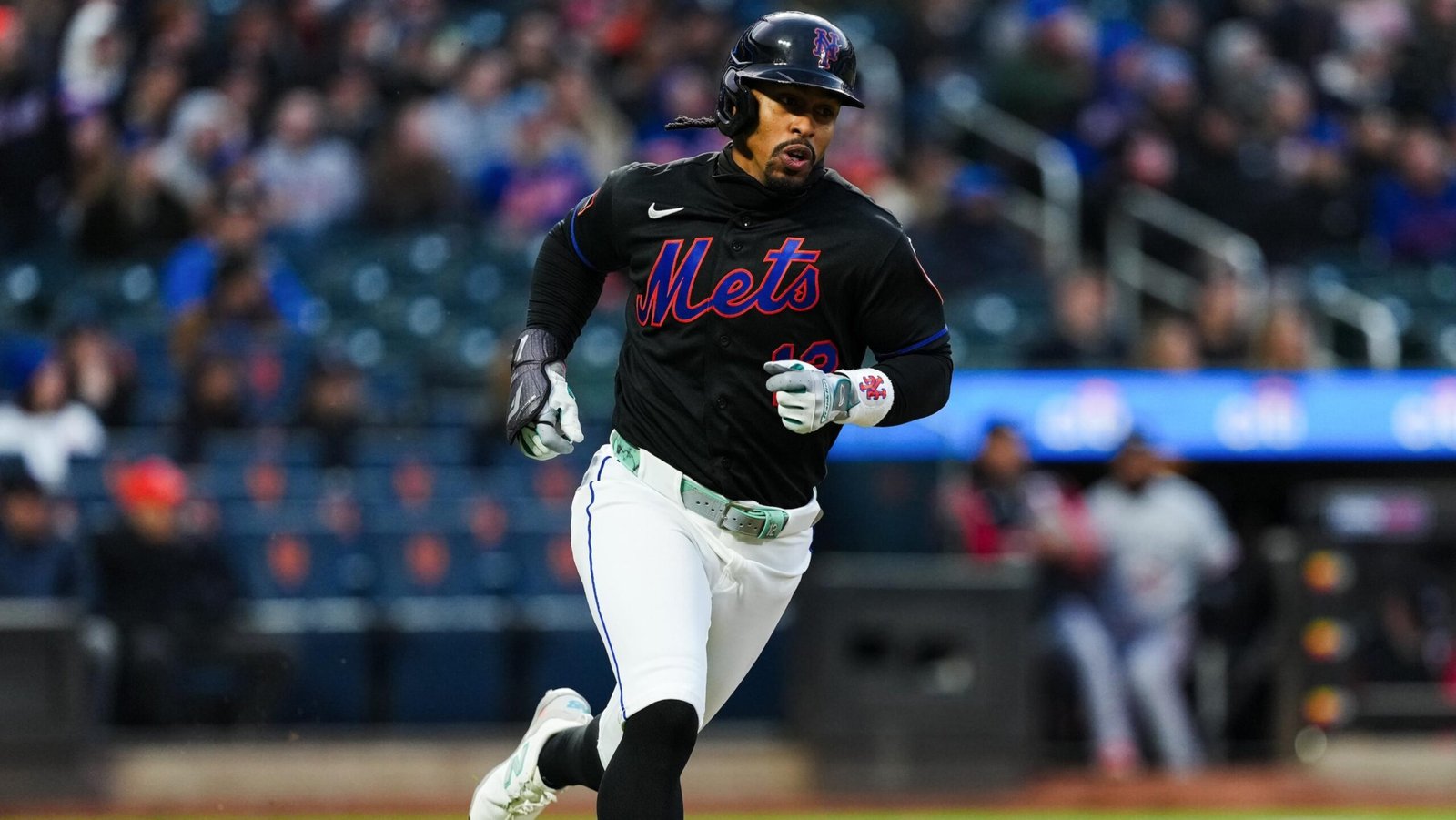 Francisco Lindor Exits Mets Game with Injury on Day Juan Soto Returns from IL, Latest Updates on SS