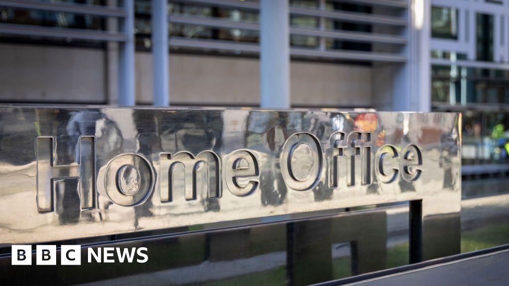 Home Office blocks anti-Islam influencer from entering UK