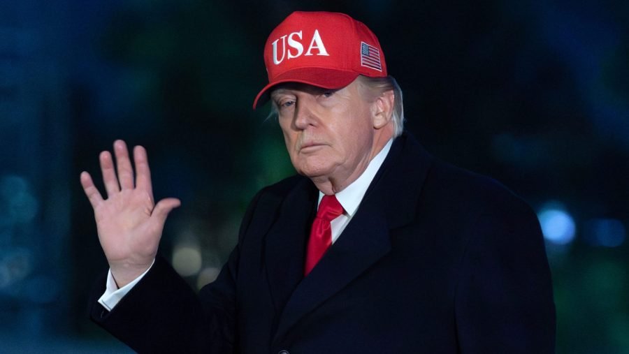 Live updates: Trump aims to block Strait of Hormuz; facing backlash, he pulls controversial post