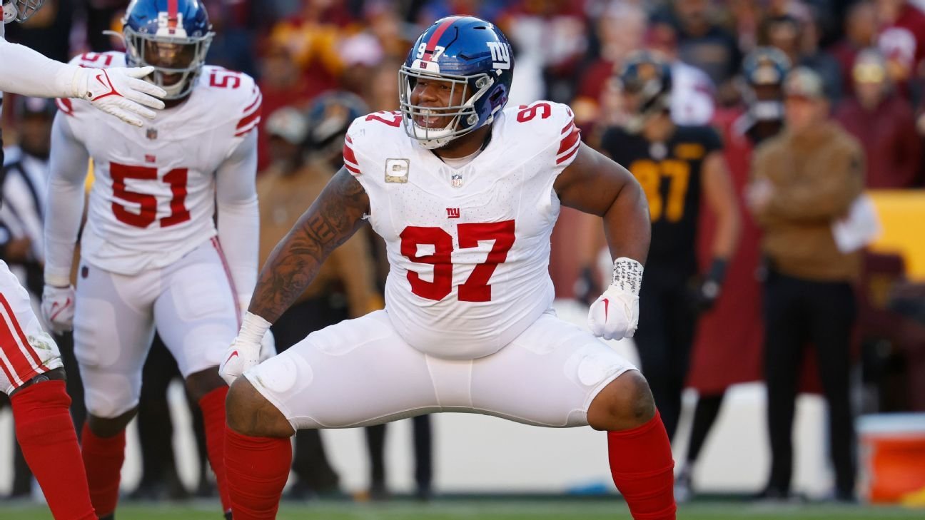 Sources: Giants trade DT Lawrence to Bengals for No. 10 pick