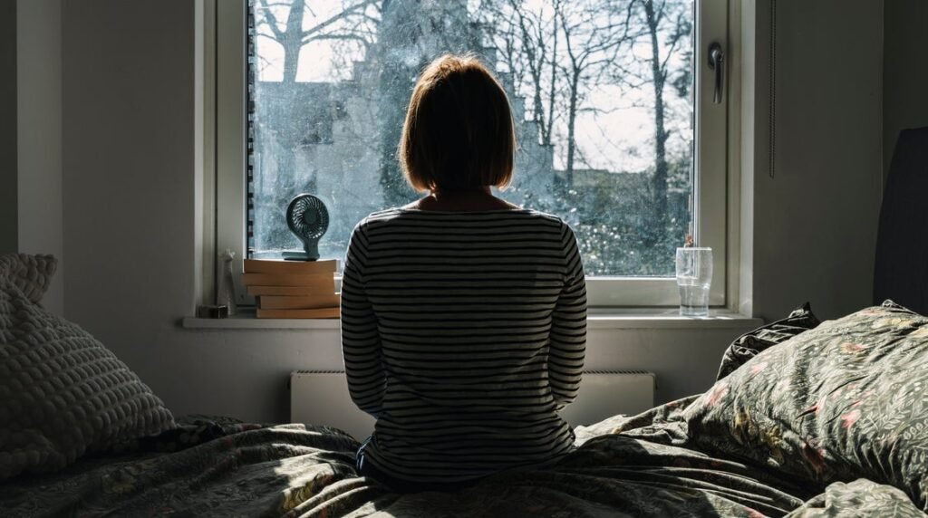 Study Suggests ‘Mentally Active’ Behavior While Sitting May Reduce Dementia Risk